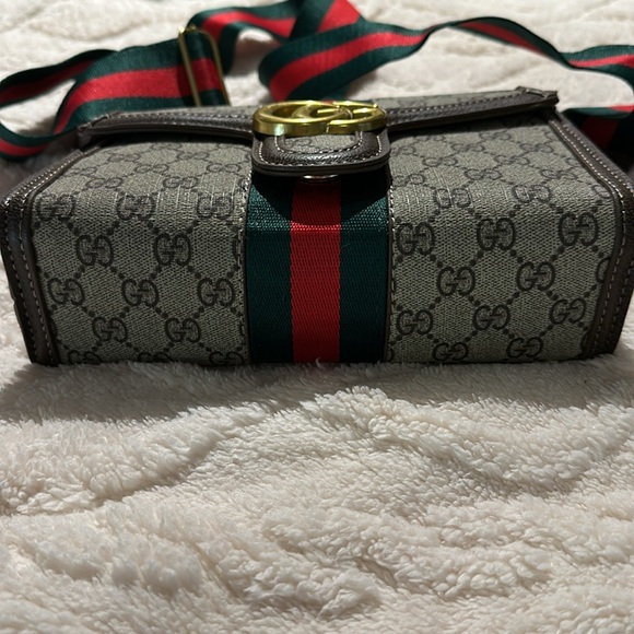Gorgeous cross body bag and wallet combo! New! - Picture 2 of 8